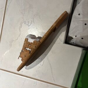 New in box Kate Spade cork daisy flat sandals